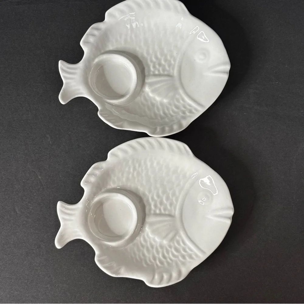 CALIF California USA Pottery #786 Ovenproof White Fish Luncheon Plates Set of 2